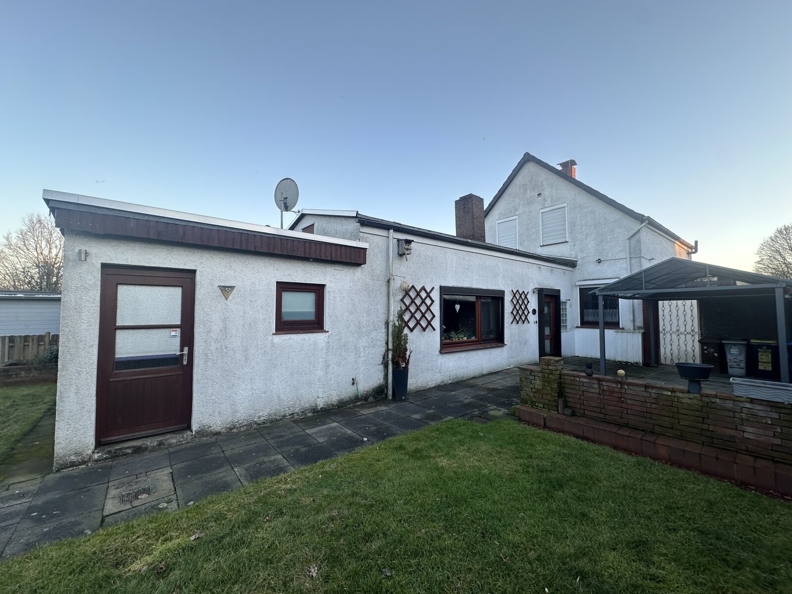 Einfamilienhaus mit Einliegerwohnung im ruhigen Fähr-Lobbendorf