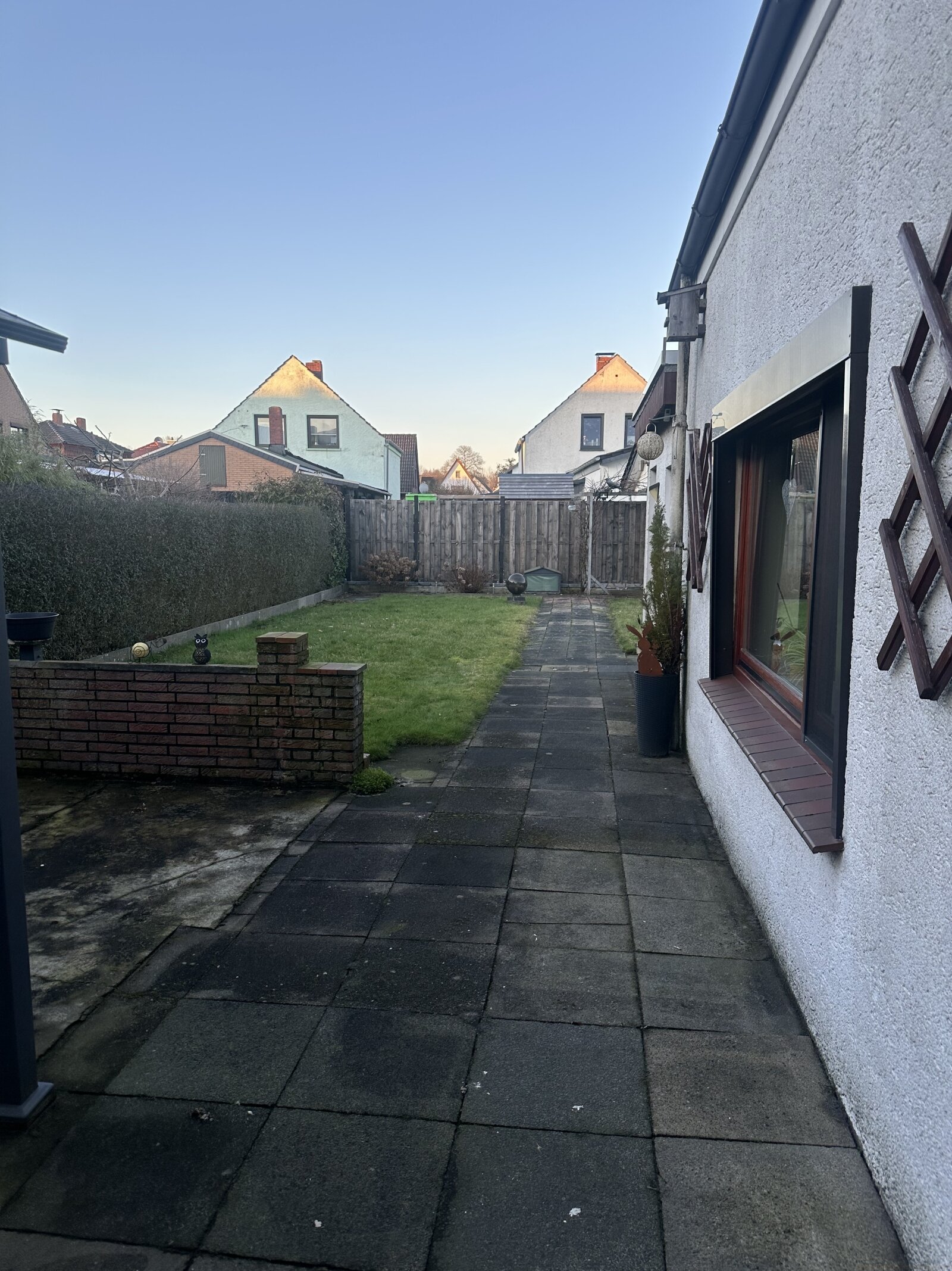 Einfamilienhaus mit Einliegerwohnung im ruhigen Fähr-Lobbendorf