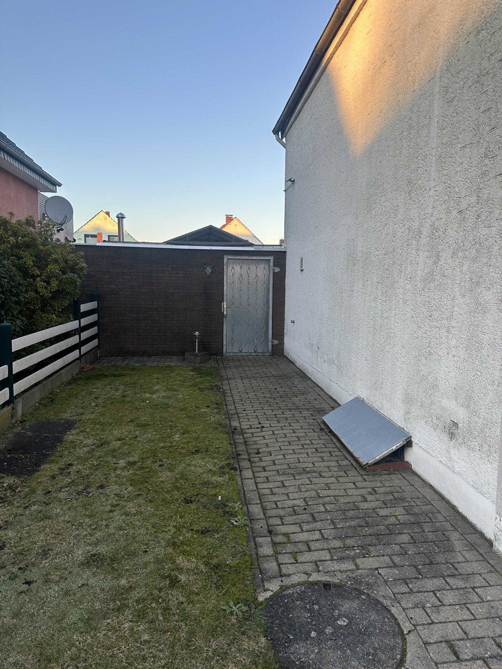 Einfamilienhaus mit Einliegerwohnung im ruhigen Fähr-Lobbendorf