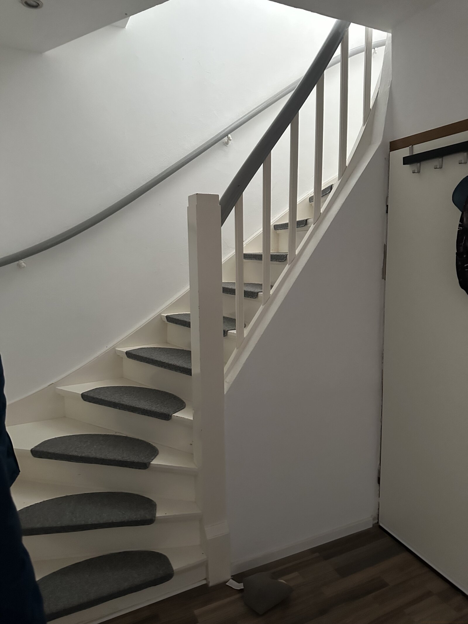 OPTIMAL ALS KAPITALANLAGE! ! Doppelhaushälfte mit 2 Wohnungen und kleinem Grundstück