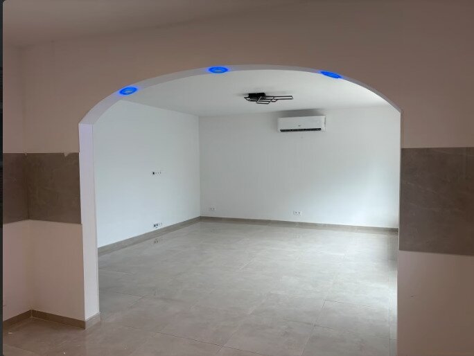 Blick aus der Küche ins Wohnzimmer Blick aus der Küche ins Wohnzimmer