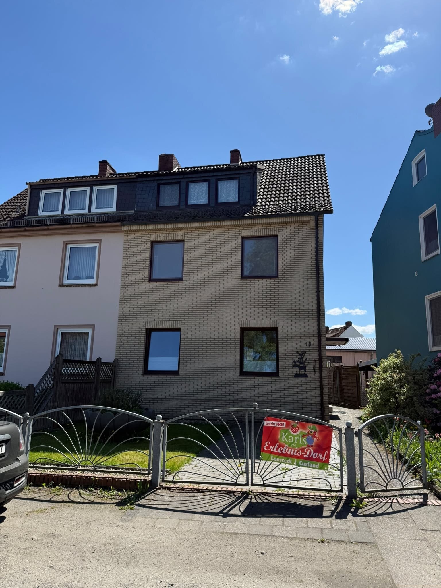 Bremen: Wunderschönes Doppelhaus mit zwei Wohneinheiten – auch als Einfamilienhaus nutzbar Bremen: Wunderschönes Doppelhaus mit zwei Wohneinheiten – auch als Einfamilienhaus nutzbar